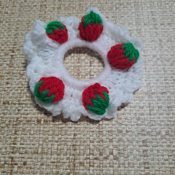 strawberry crochet scrunchie - white