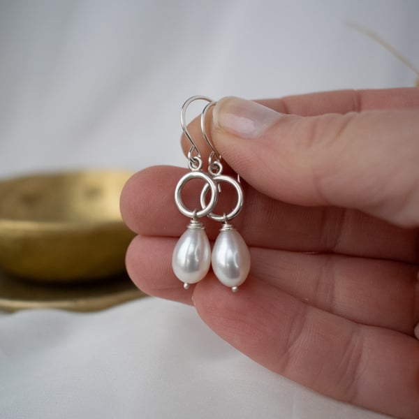 Pearl Drop Earrings - Silver Circle and Pearl Earrings - Pearl Dangle Earrings