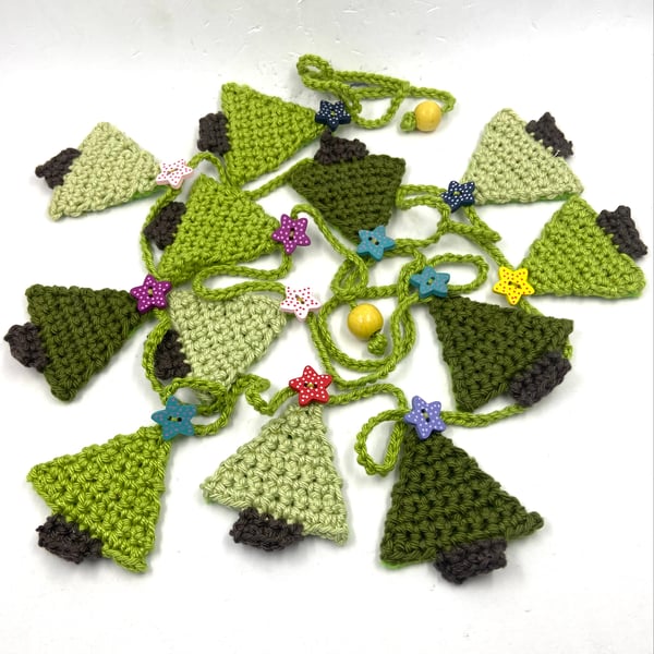 Crochet Christmas Tree Garland with Wooden Button Stars 