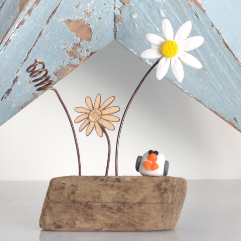 Driftwood Seagull & Daisy Ornament