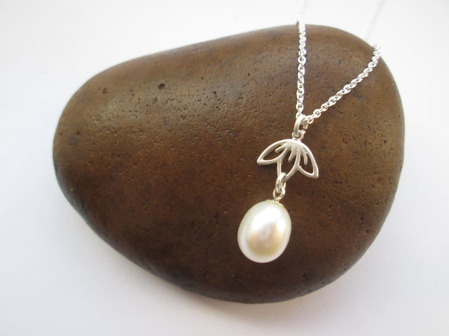 Pearl Necklace - Pearl Drop Pendant, Wedding Jewellery, Bridal Necklace, Gift