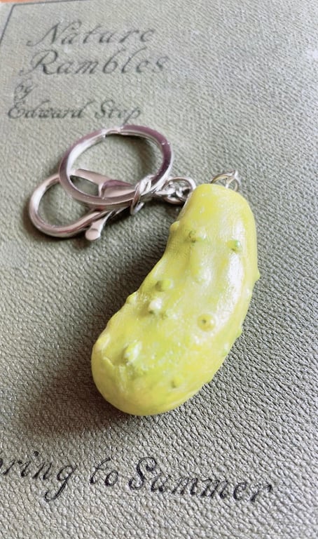 Glow-in-the-Dark Pickle Keyring