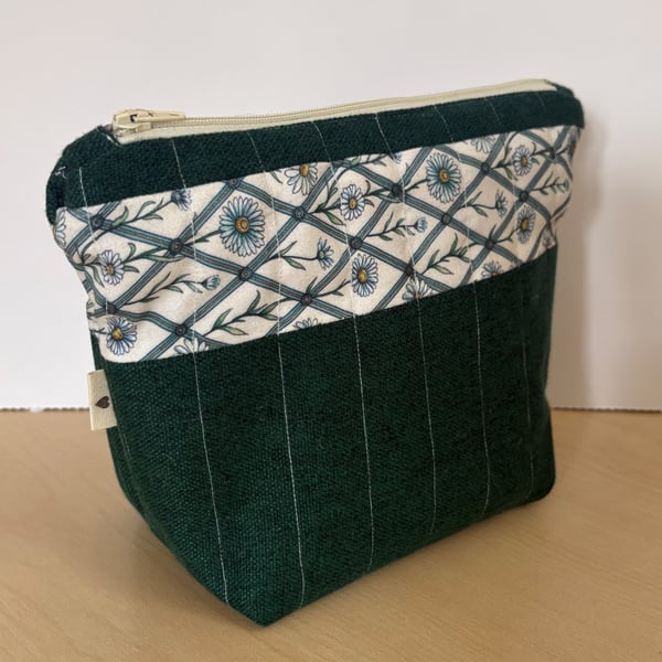 Diamond Daisies Quilted Zip Pouch in Pinstripe Forest Green