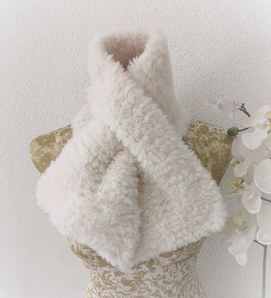 Faux Fur Neck Warmer Knitting Digital Pattern, Chunky Yarn, 1 ball easy knit