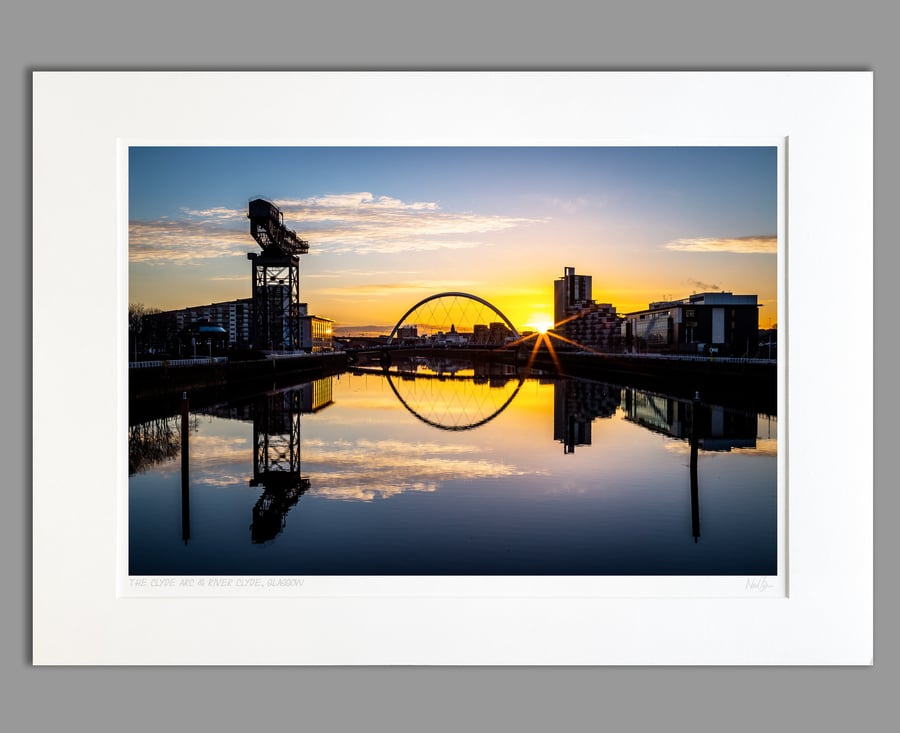 Clyde Arc & River Clyde, Glasgow, Scotland - A2 (70x50cm) Unframed Print