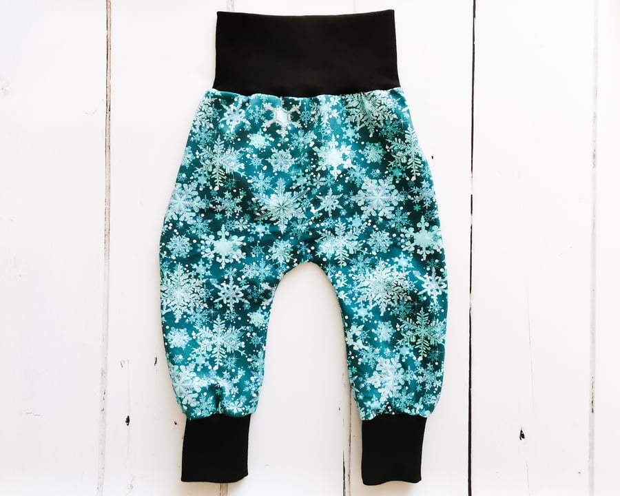 Snowflakes harem pants, baby clothes, baby gift, winter outfit, christmas outfit