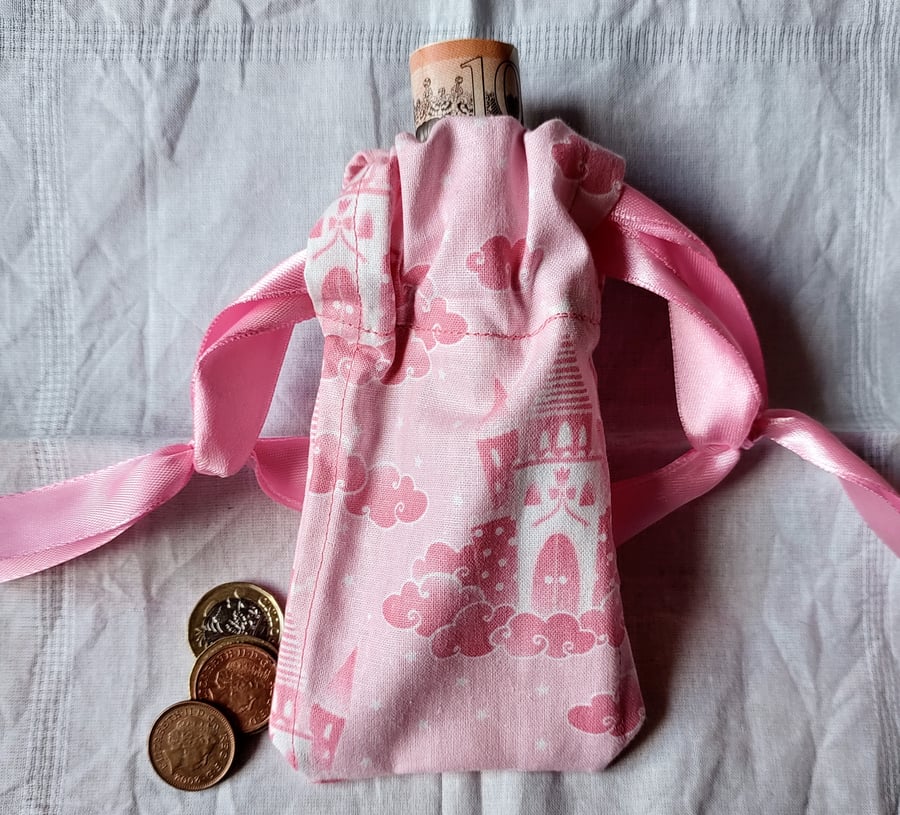 Fantasy Castle Drawribbon Gift Pouch