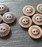 18mm 11 16" 28L,almost 3 4" REVERSIBLE Wood look polyester Buttons x 6