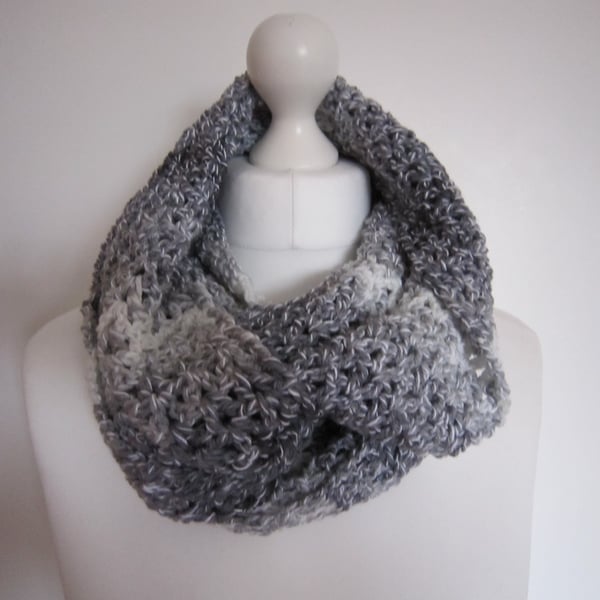 Crochet grey scarf, infinity scarf, gender neutral, snood, white scarf, unisex