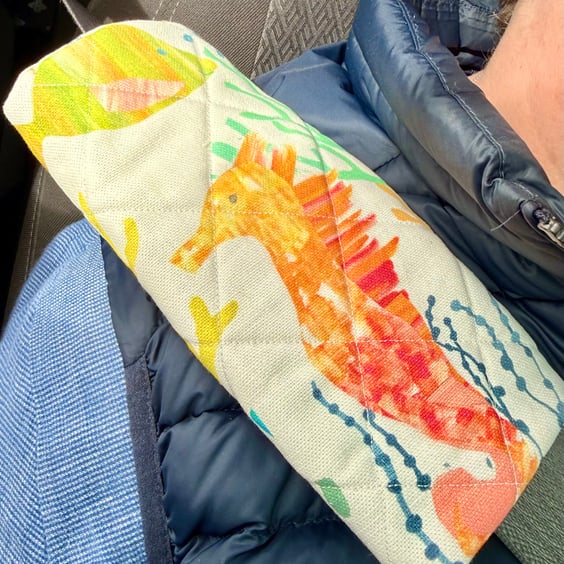 Pair of quilted seatbelt pads - seahorses and seeweed