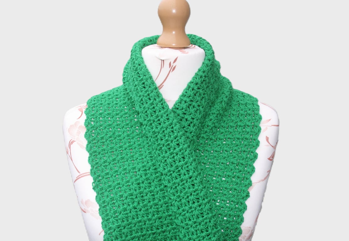Pretty Emerald Shade Wool Scarf 
