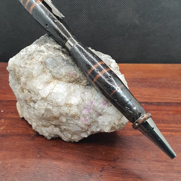 Bog oak pen No1