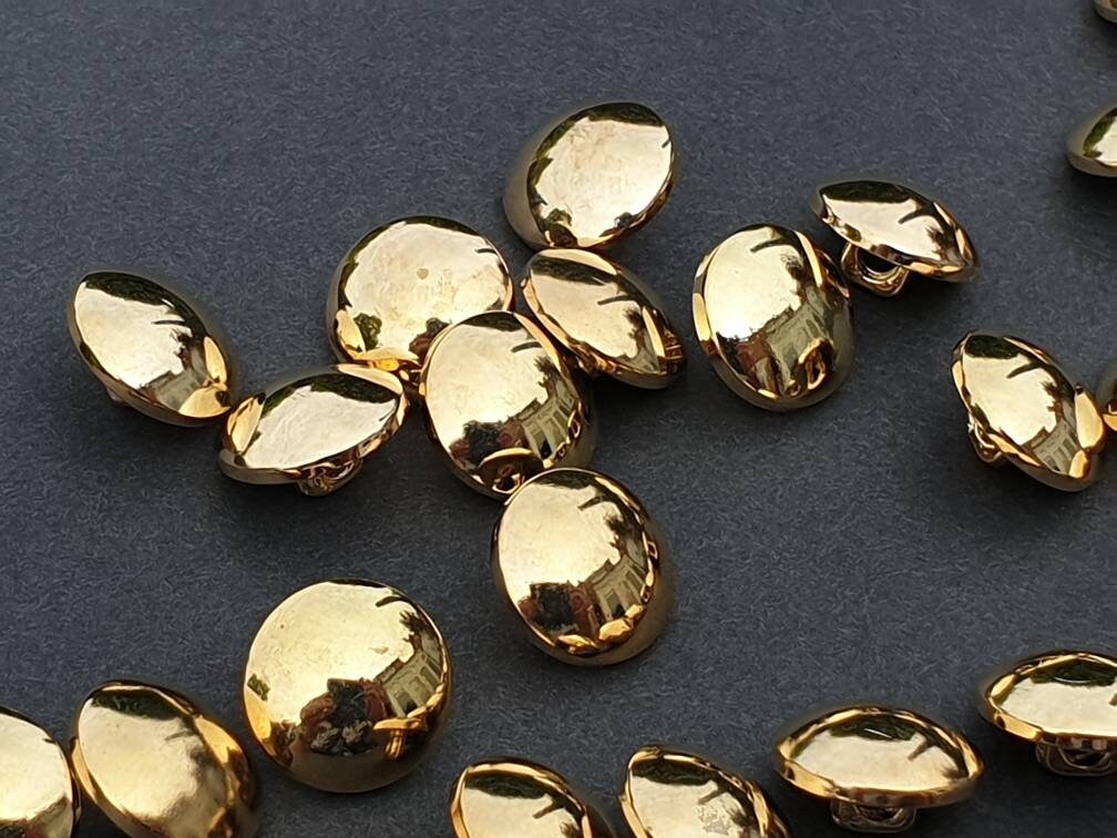 15mm 24L Quatre dome Gold shank button