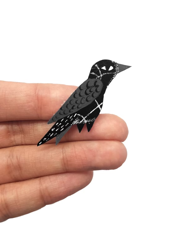 Raven brooch - Handpainted - Bird Badge