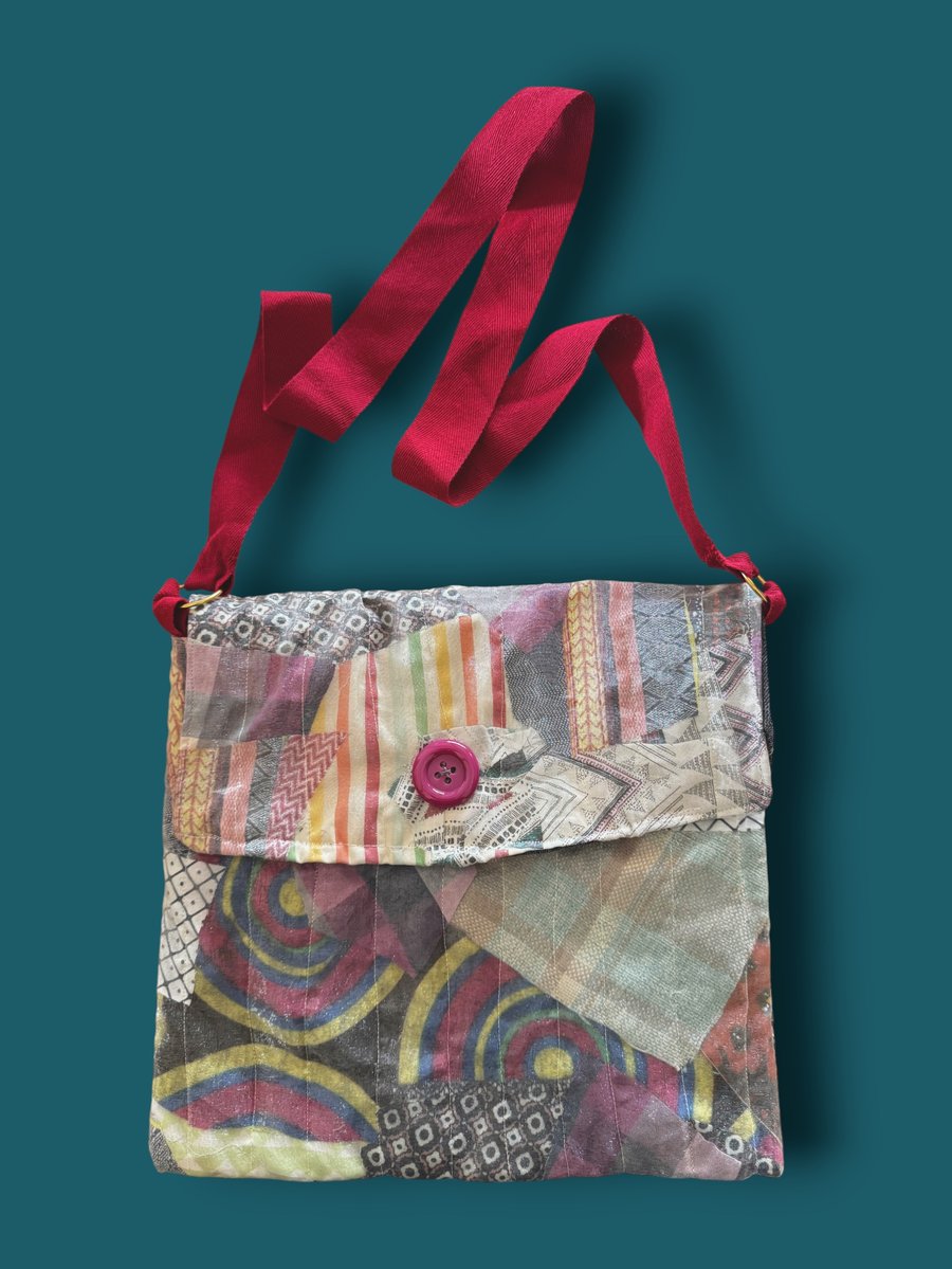 Patchwork-Inspired Crossbody Messenger Bag – Handmade from Upcycled Fabric Scrap