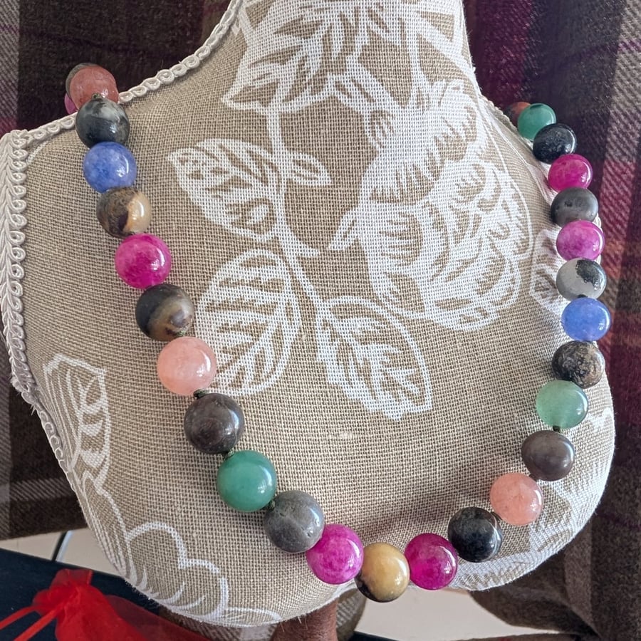 The Sarah Necklace (Hand-knotted) 