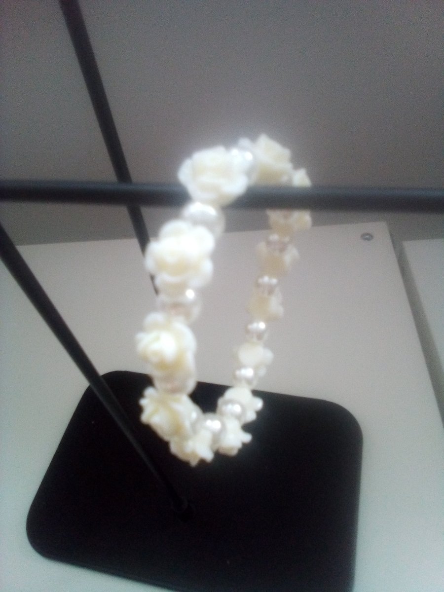 White Rose Beaded Bracelet