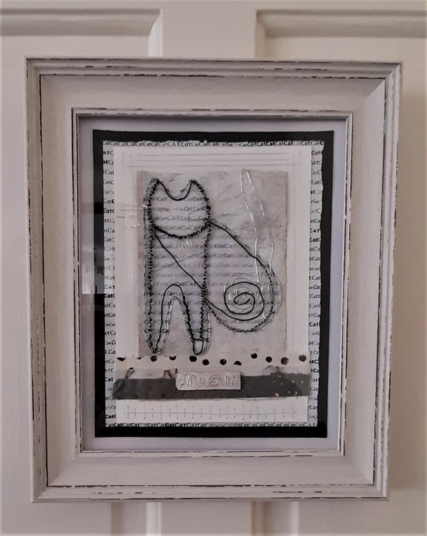 The Relaxed Sat Wire Cat. A Handmade Art Picture. Purfect for Cat Lovers!!!