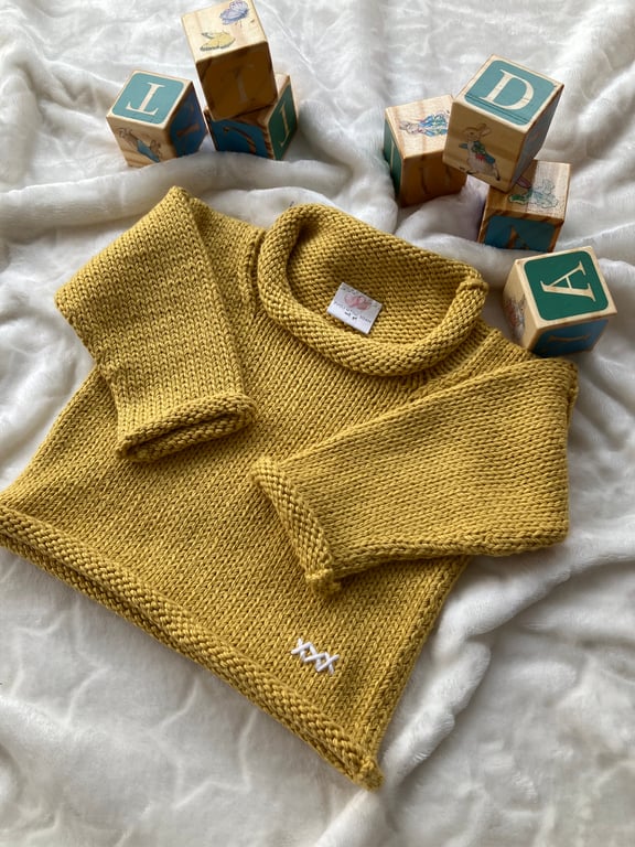 Hand Knitted ‘Georgie’ Unisex Baby’s Jumper (0-3 months)