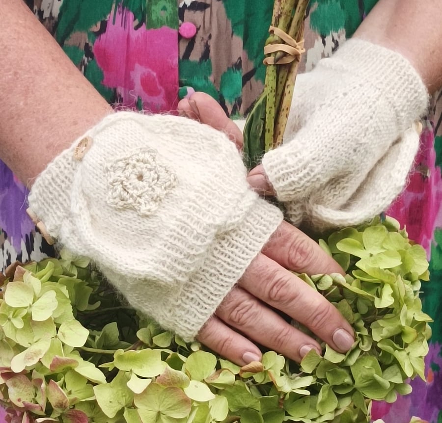 Hand knitted alpaca gloves with flap