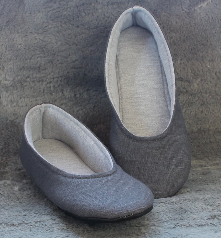 Uk size 7 ladies charcoal grey linen slippers, indoor shoes, house shoes.