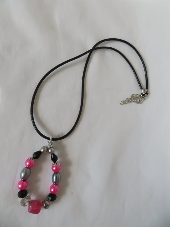 Fuchsia Pink Grey Silver & Black Beaded Wire Braid Choker Pendant Necklace 