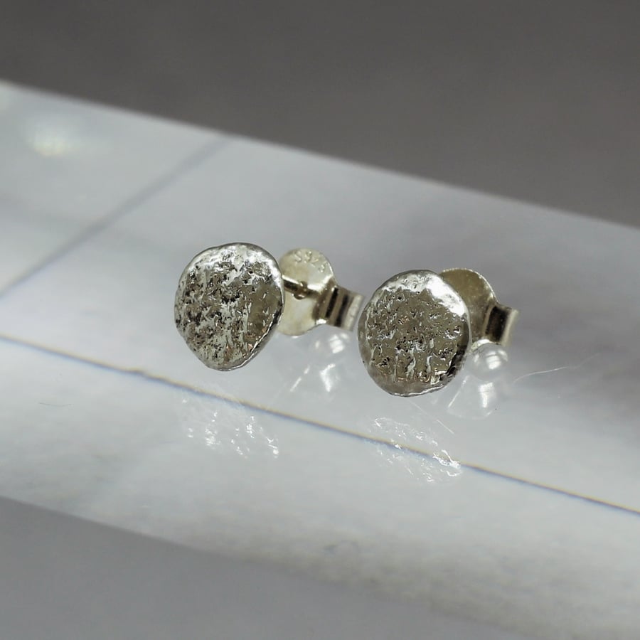 Echo Stud Earrings