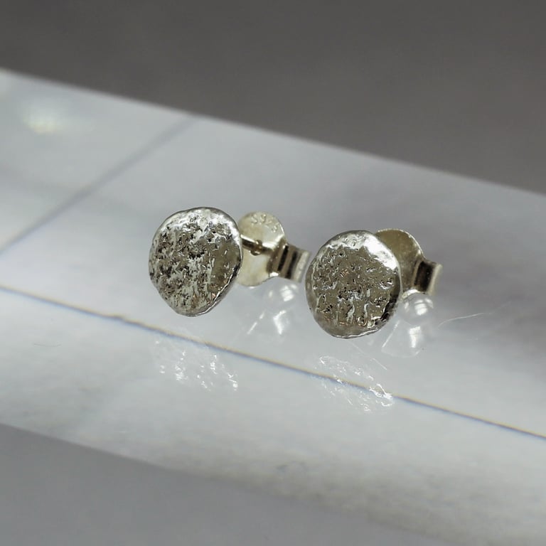 Echo Stud Earrings