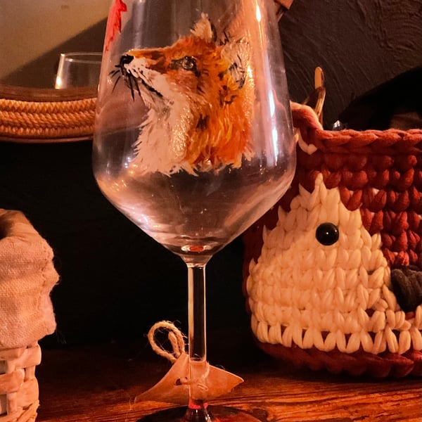 Fox wine glass