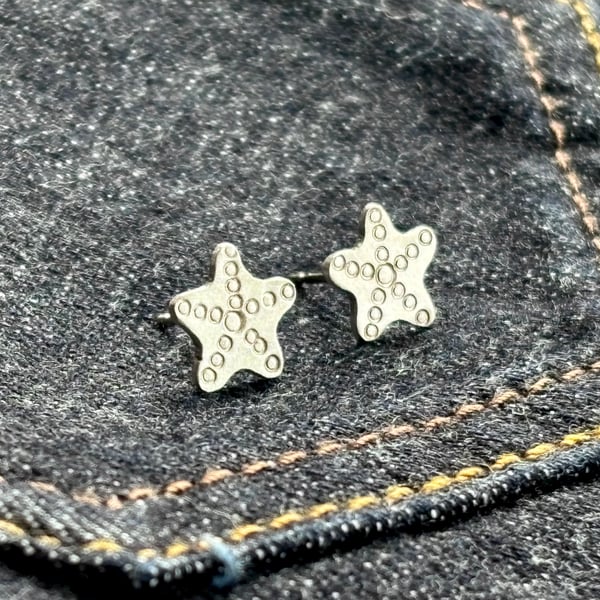 Little starfish silver studs