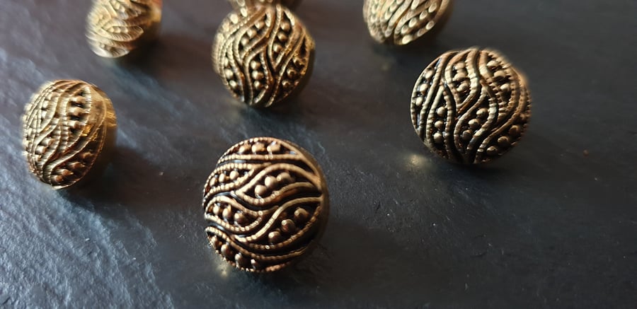 12.5mm 20L Antique Gold filigree Buttons x 9 Buttons