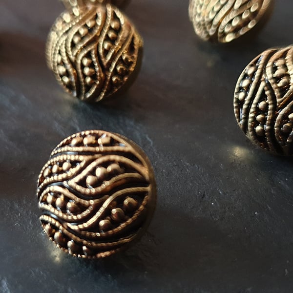 12.5mm 20L Antique Gold filigree Buttons x 9 Buttons
