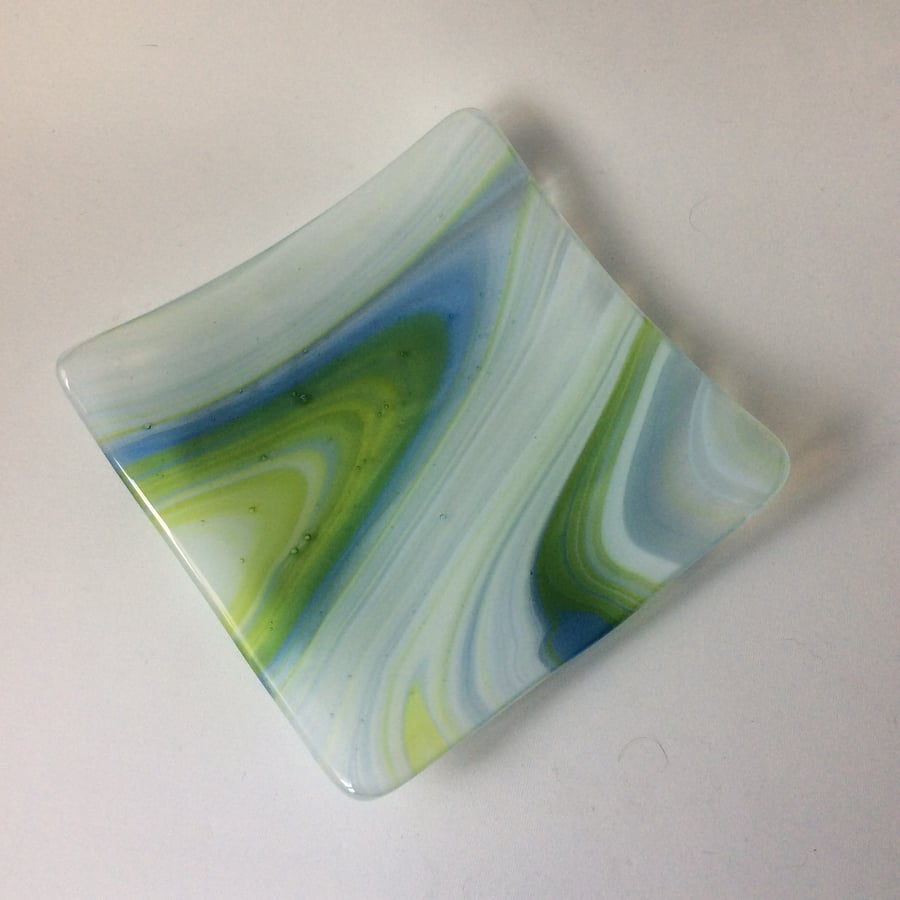 Pastel swirl plate  (0498)