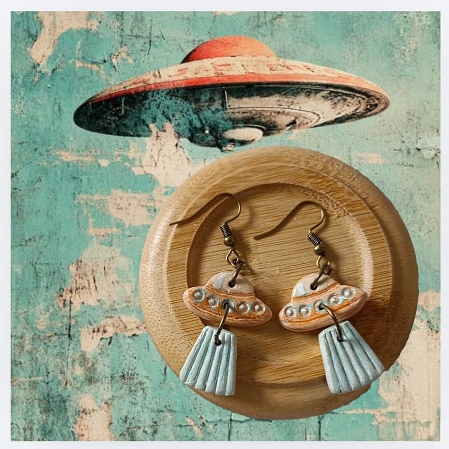 Cosmic flying saucer earrings 
