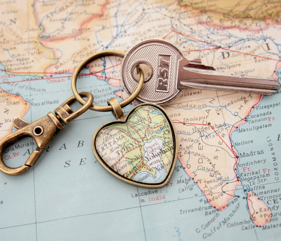 Gift for Mom Mother's Day gift, Map Keychain Heart Keyring Personalized with Map