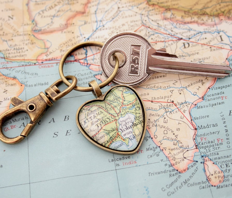 Gift for Mom Mother's Day gift, Map Keychain Heart Keyring Personalized with Map