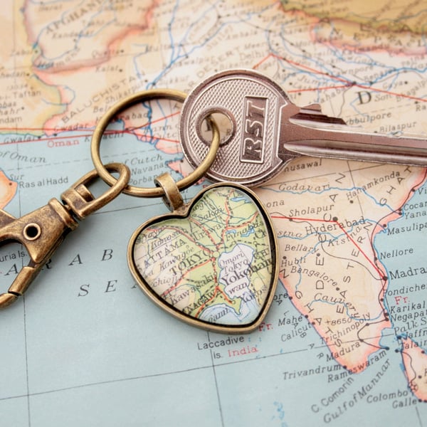 Gift for Mom Mother's Day gift, Map Keychain Heart Keyring Personalized with Map