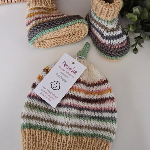 Designer Baby Pure Merino Wool Hand Knitt Booties & Hat Gift Set 0-3 months size