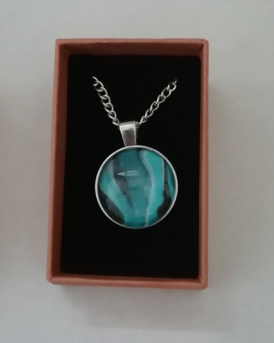 Marble pendant necklace 
