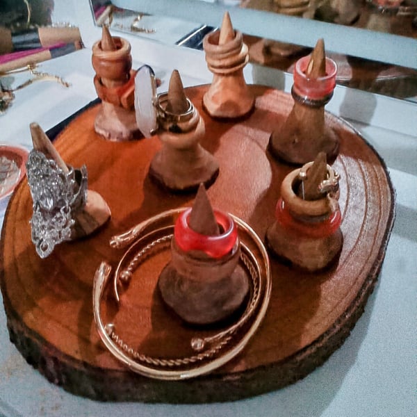 Rustic Finger Ring Holder.