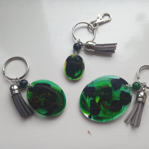 Mysterious Green and Black Shiny Oval Keyring