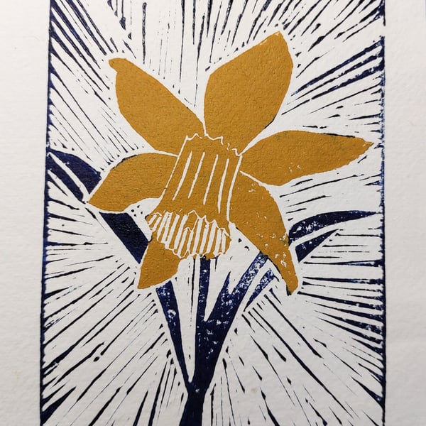 'Daffodil' - 5x7 inch lino print in navy and gold - daffodil art print