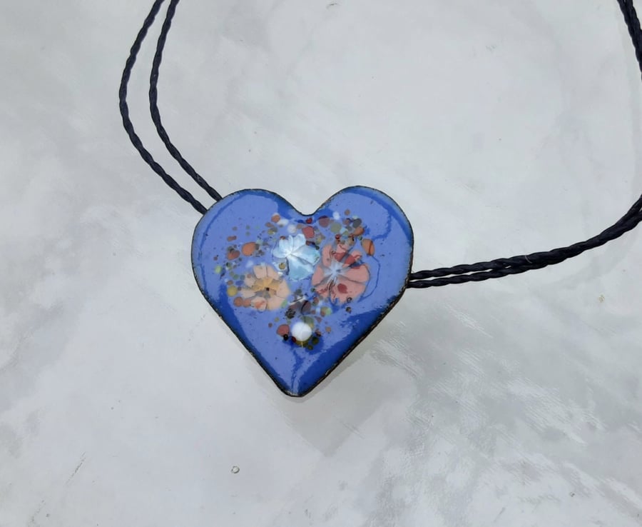 SMALL, DAINTY ENAMELLED HEART NECKLACE - 16" LONG