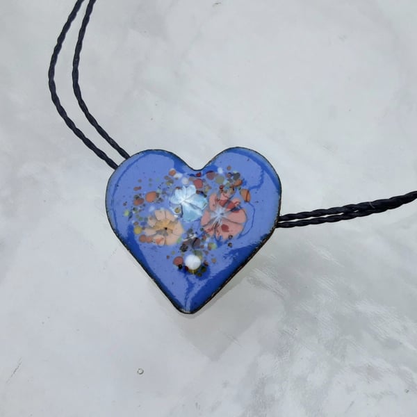 SMALL, DAINTY ENAMELLED HEART NECKLACE - 16" LONG