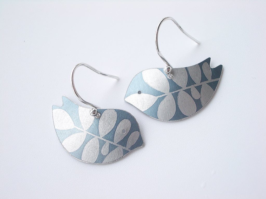 Bird earrings with leaf print in grey and silver