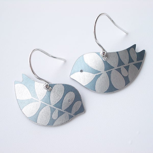 Bird earrings with leaf print in grey and silver