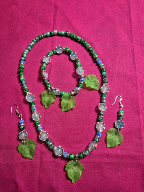 Leaf & Gemstone Jewellery Set — Handcrafted Collection   