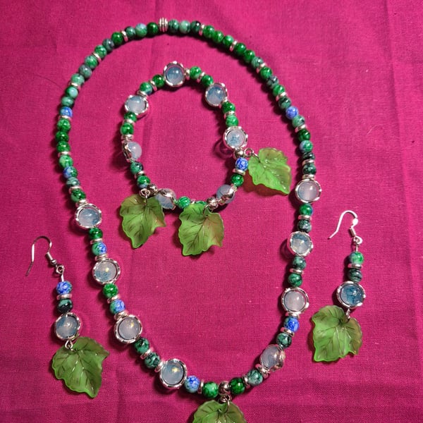 Leaf & Gemstone Jewellery Set — Handcrafted Collection   
