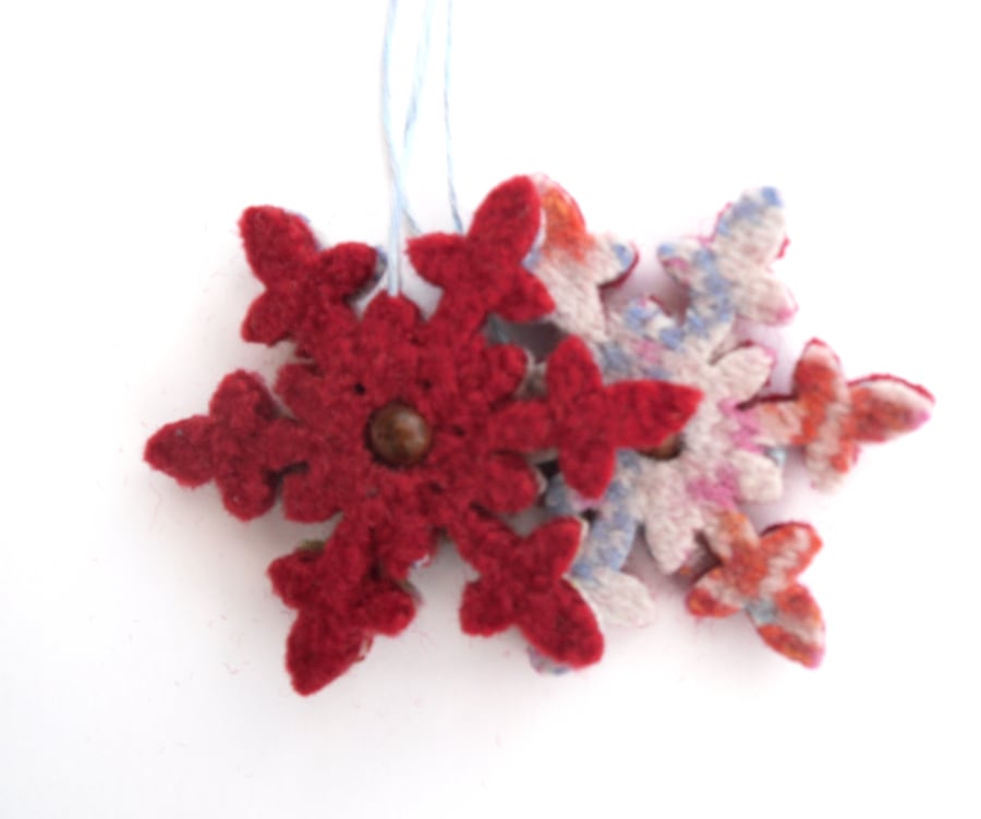 Red snowflake ornaments set of 2