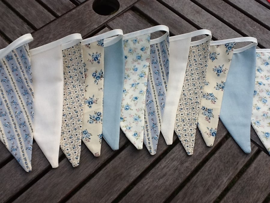 Bunting - 12 flags 9ft long in Ivory and vintage blues